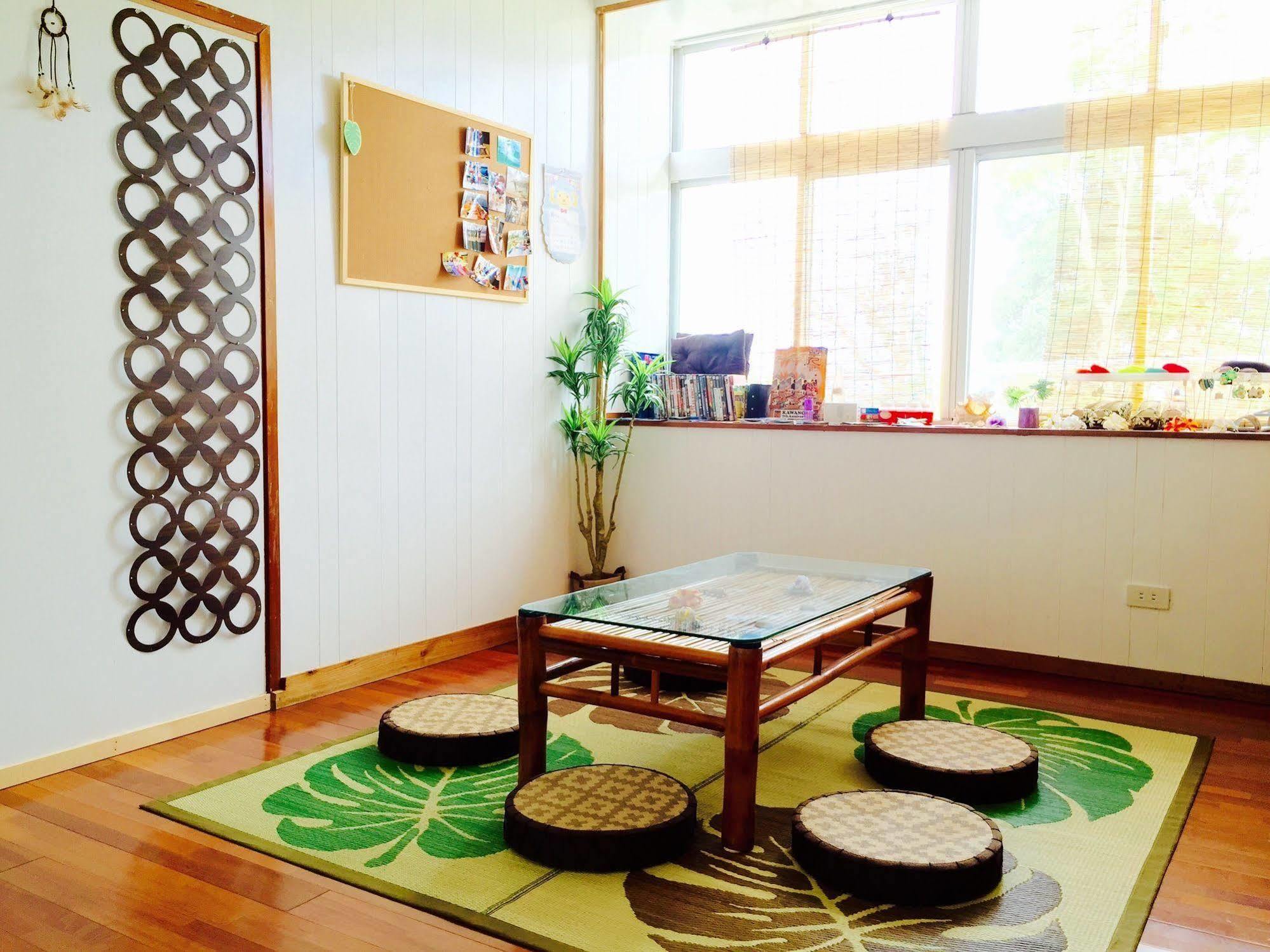 Guesthouse Seagull Village Motobu Bagian luar foto